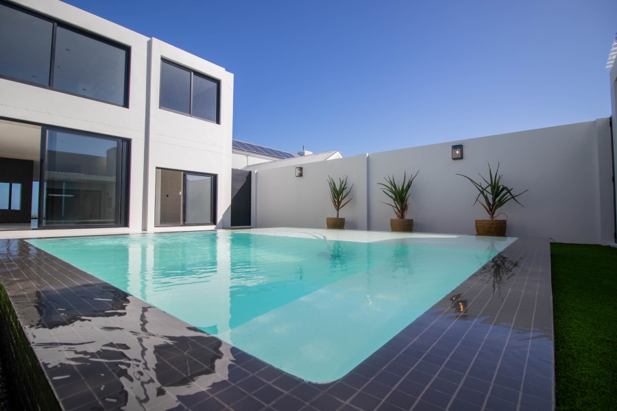 6 Bedroom Property for Sale in Yzerfontein Western Cape